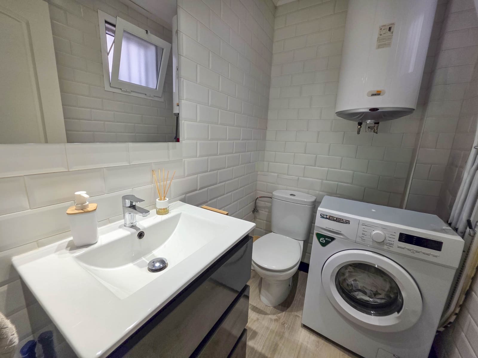 2 sovrum Lägenhet till salu i Manilva med pool garage - 219 000 € (Ref: 9330478)