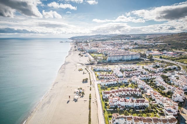 3 soveværelse Byhus til salg i Marina de Casares, Casares med swimmingpool - € 535.000 (Ref: 9330479)