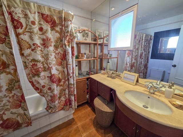 3 soveværelse Byhus til salg i Marina de Casares, Casares med swimmingpool - € 535.000 (Ref: 9330479)