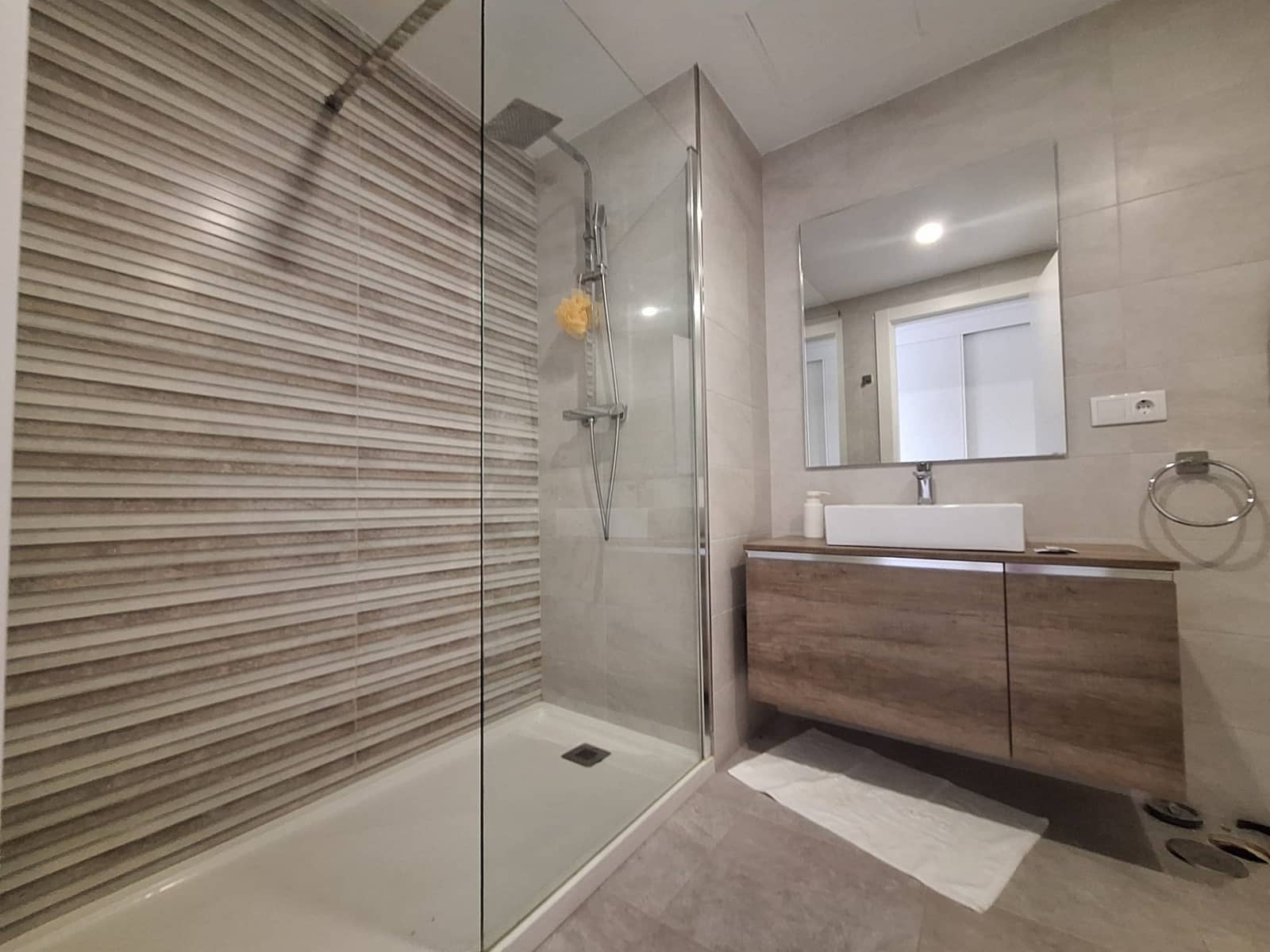 2 slaapkamer Appartement te koop in Manilva met zwembad garage - € 379.000 (Ref: 9334593)