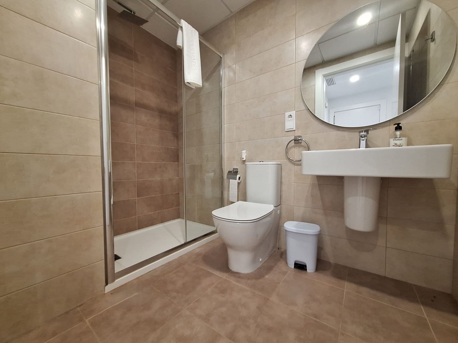 2 slaapkamer Appartement te koop in Manilva met zwembad garage - € 379.000 (Ref: 9334593)