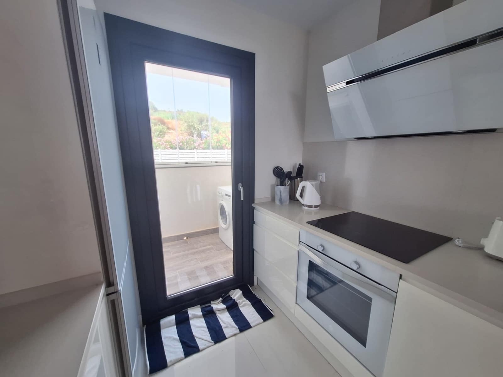 2 sypialnia Apartament na sprzedaż w Manilva z basenem garażem - 379 000 € (Ref: 9334593)