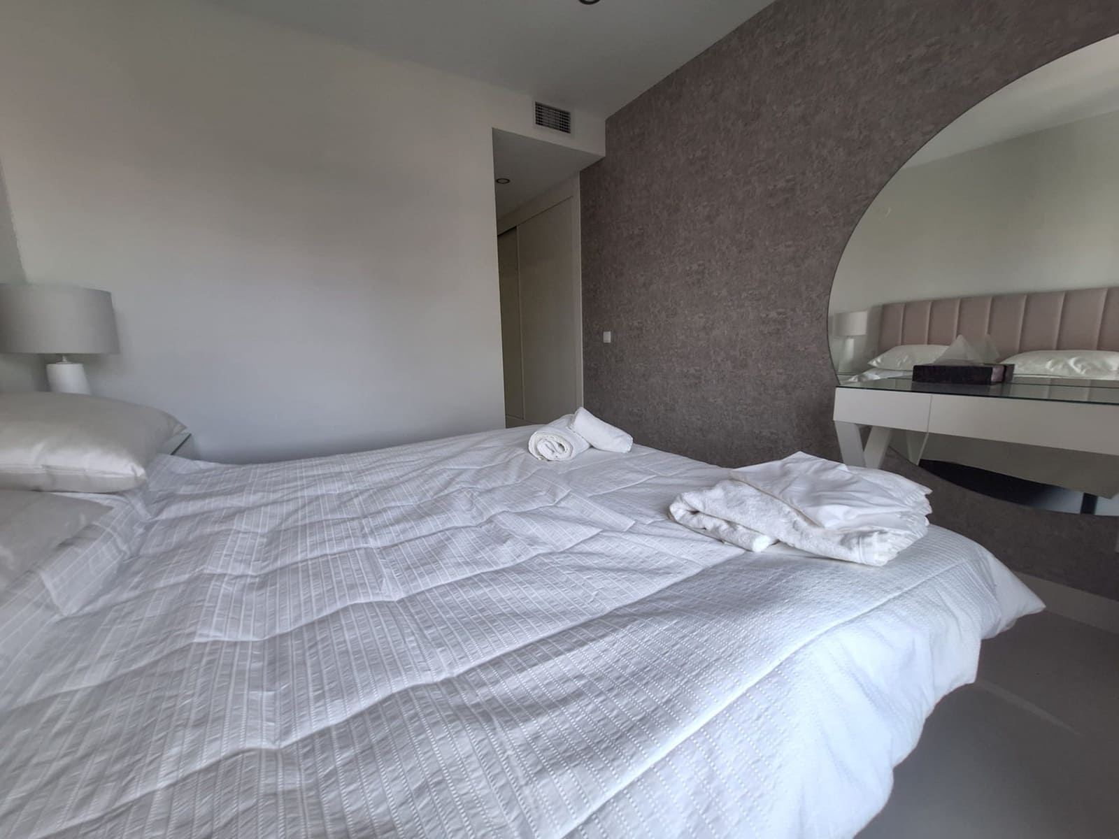 2 sypialnia Apartament na sprzedaż w Manilva z basenem garażem - 379 000 € (Ref: 9334593)