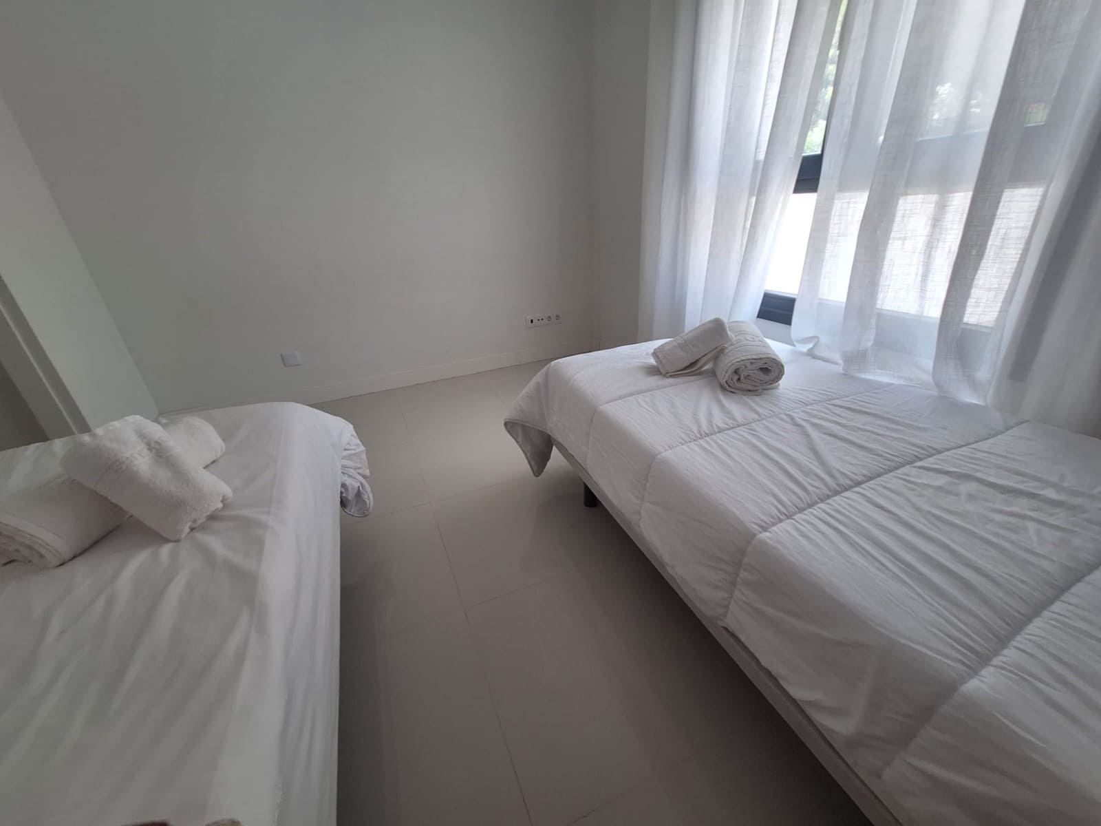 2 sypialnia Apartament na sprzedaż w Manilva z basenem garażem - 379 000 € (Ref: 9334593)
