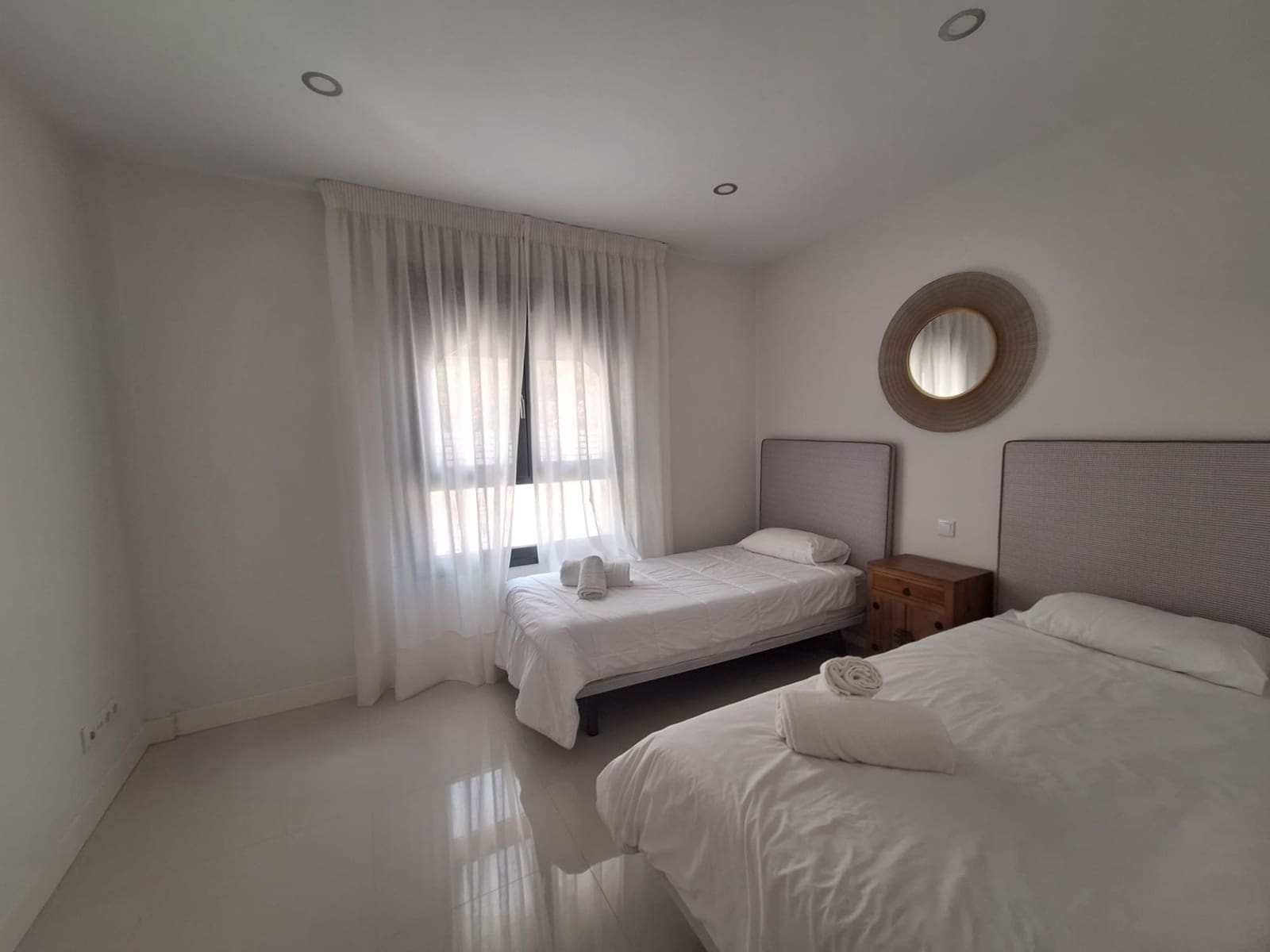 2 sypialnia Apartament na sprzedaż w Manilva z basenem garażem - 379 000 € (Ref: 9334593)