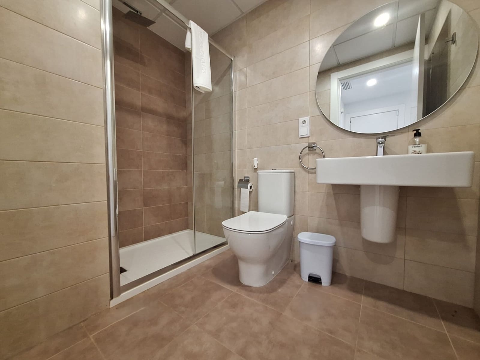 2 sypialnia Apartament na sprzedaż w Manilva z basenem garażem - 379 000 € (Ref: 9334593)