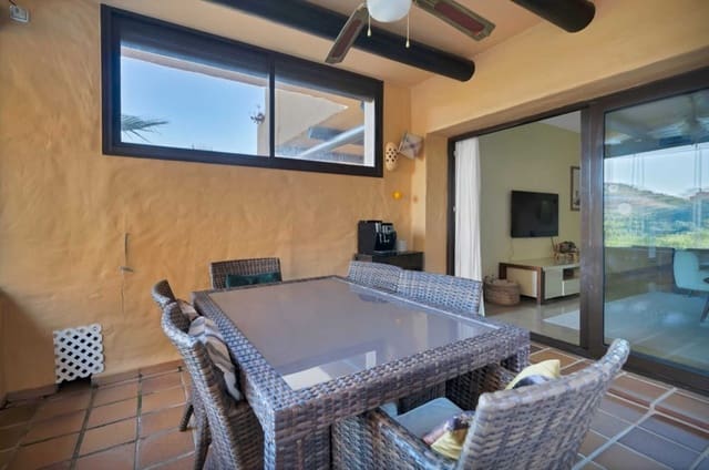 Apartamento de 3 habitaciones en Manilva en venta con piscina garaje - 319.000 € (Ref: 9341025)
