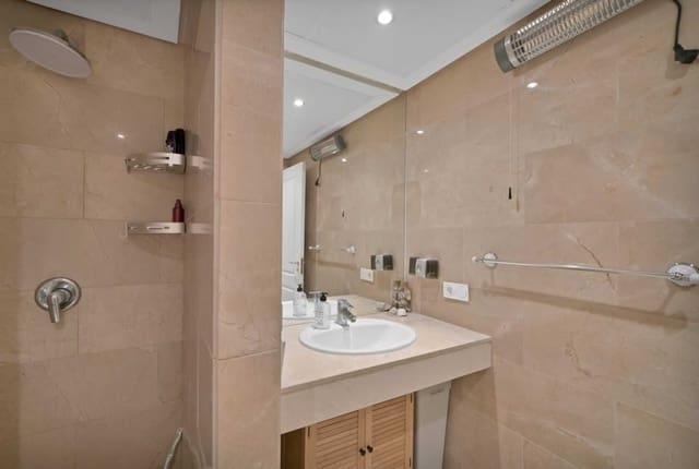 Apartamento de 3 habitaciones en Manilva en venta con piscina garaje - 319.000 € (Ref: 9341025)