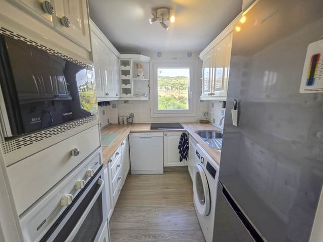 2 bedroom Penthouse for sale in La Duquesa / Puerto de la Duquesa, Manilva - € 330,000 (Ref: 9347015)