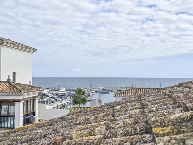2 bedroom Penthouse for sale in La Duquesa / Puerto de la Duquesa, Manilva - € 330,000 (Ref: 9347015)