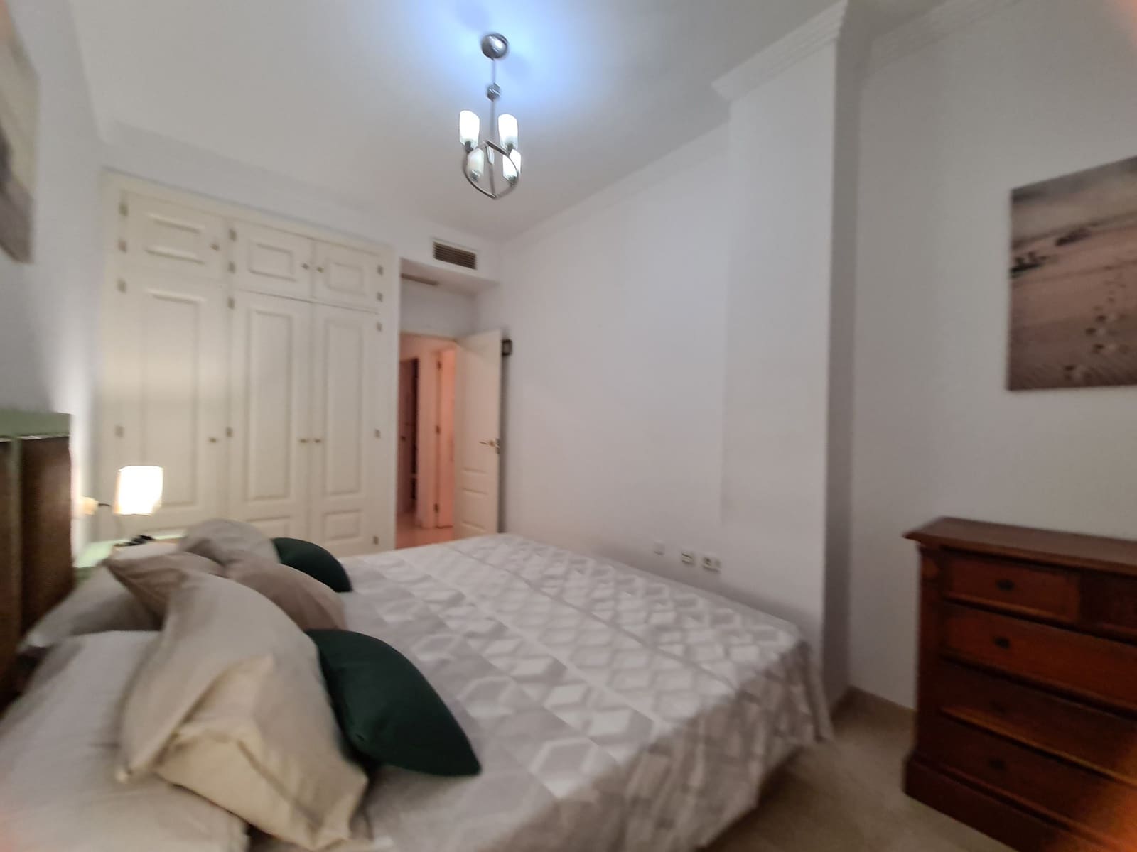 1 soverom Leilighet til salgs i Sotogrande med garasje - € 270 000 (Ref: 9353242)
