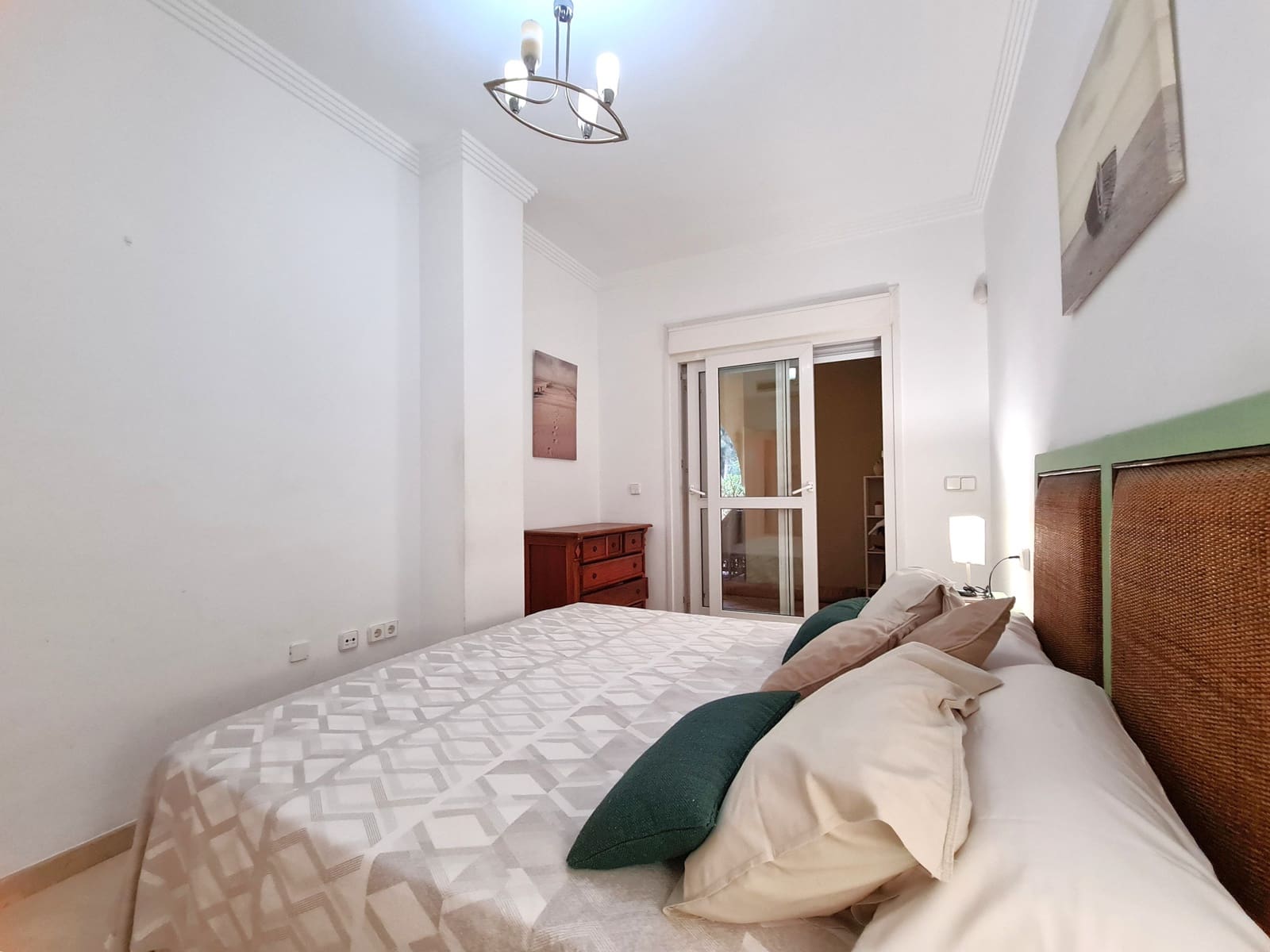 1 soverom Leilighet til salgs i Sotogrande med garasje - € 270 000 (Ref: 9353242)