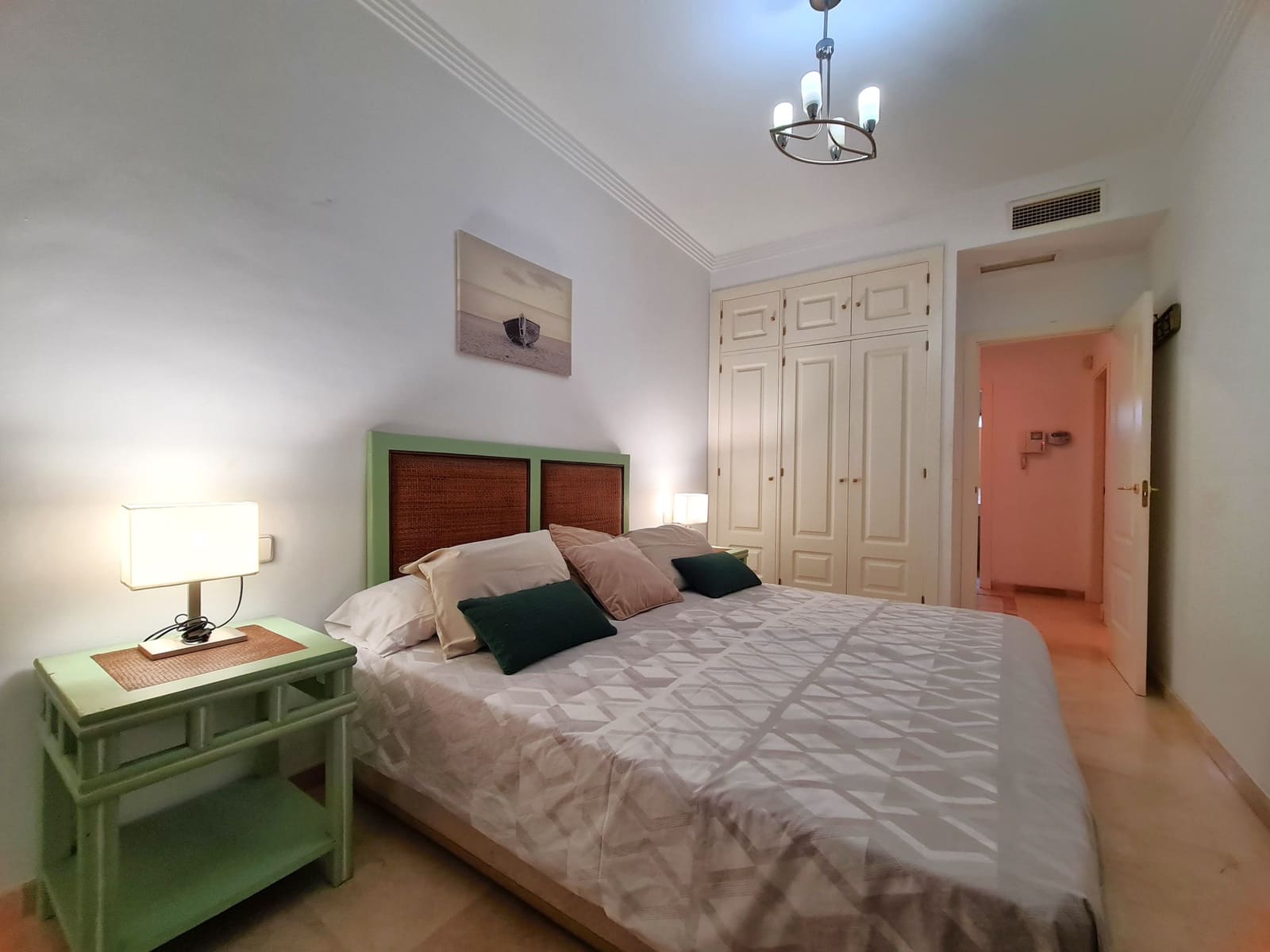 1 soverom Leilighet til salgs i Sotogrande med garasje - € 270 000 (Ref: 9353242)