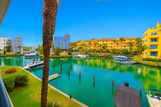 3 sovrum Lägenhet till salu i Puerto de Sotogrande - La Marina, San Roque med pool - 699 000 € (Ref: 9353243)