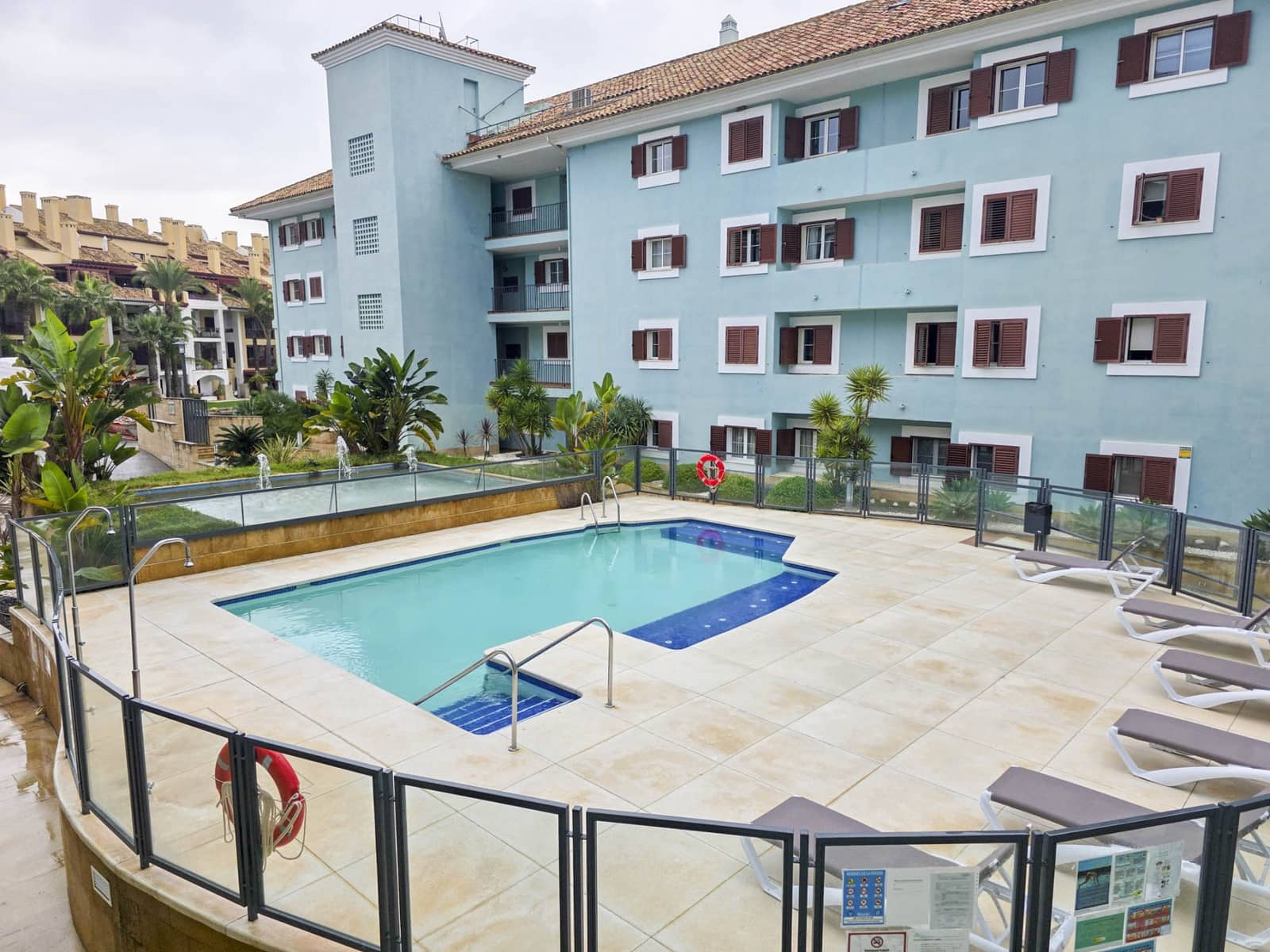 3 sovrum Lägenhet till salu i Sotogrande med pool - 699 000 € (Ref: 9353243)