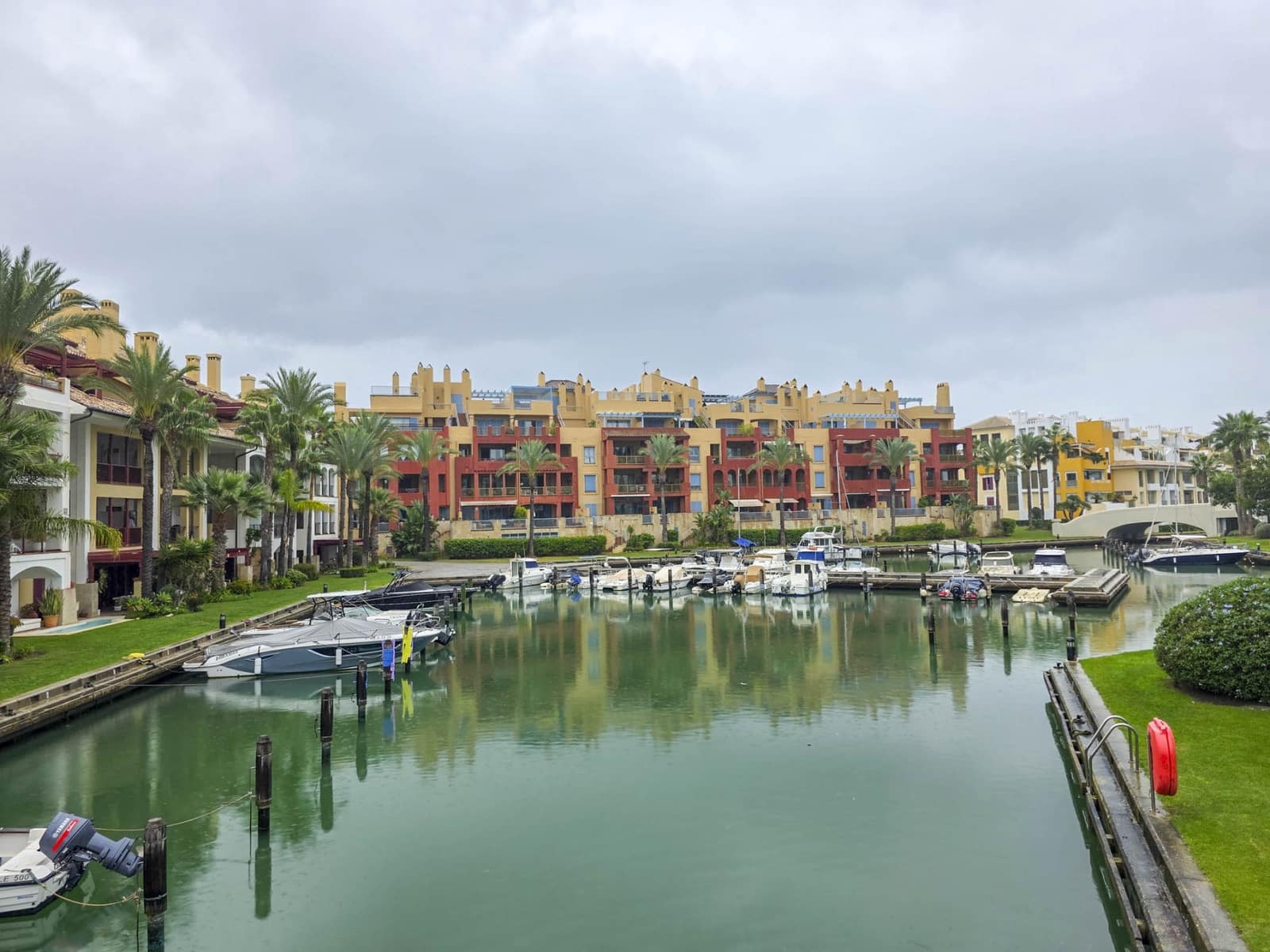 3 sovrum Lägenhet till salu i Sotogrande med pool - 699 000 € (Ref: 9353243)