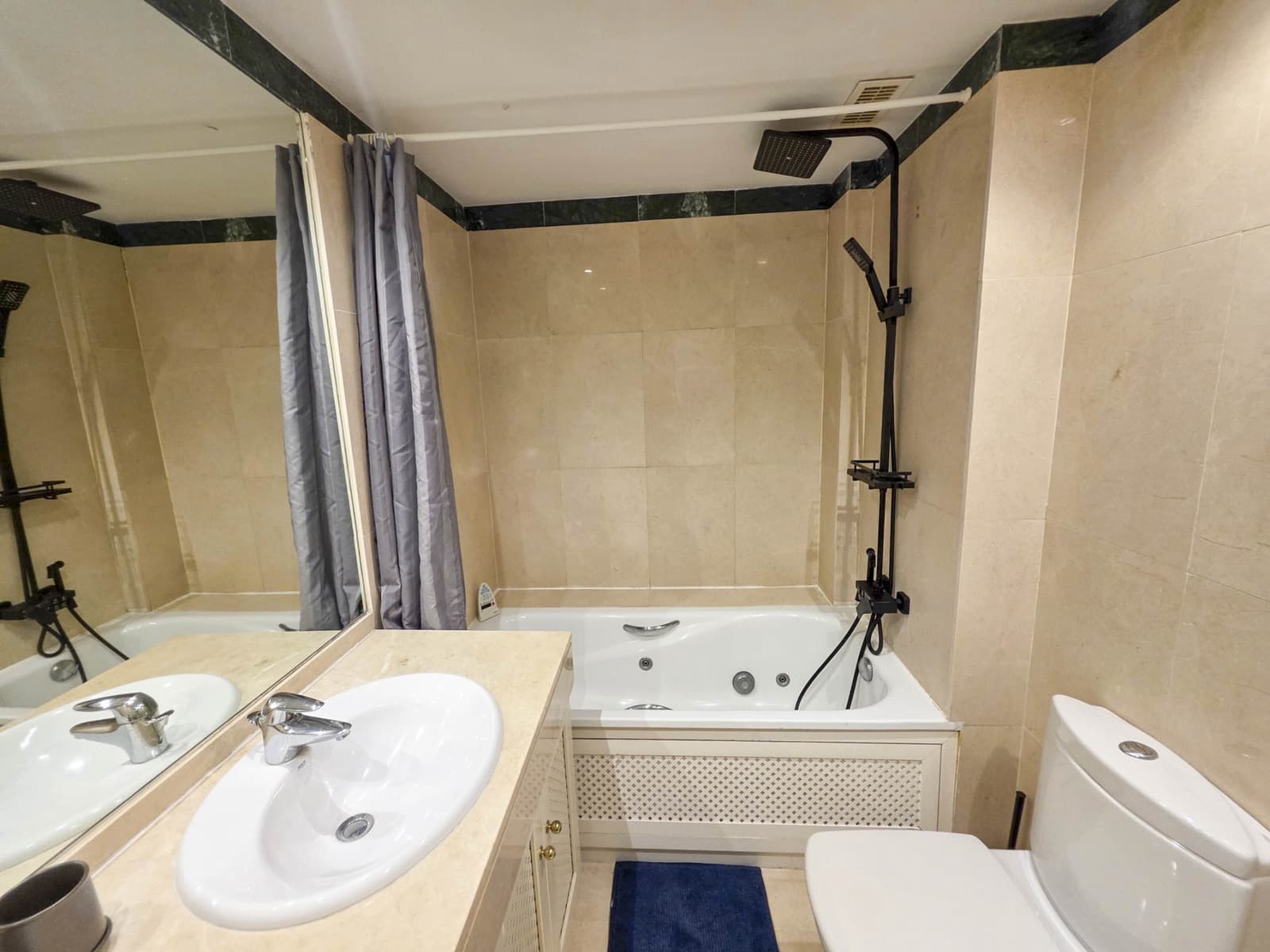 3 sovrum Lägenhet till salu i Sotogrande med pool - 699 000 € (Ref: 9353243)