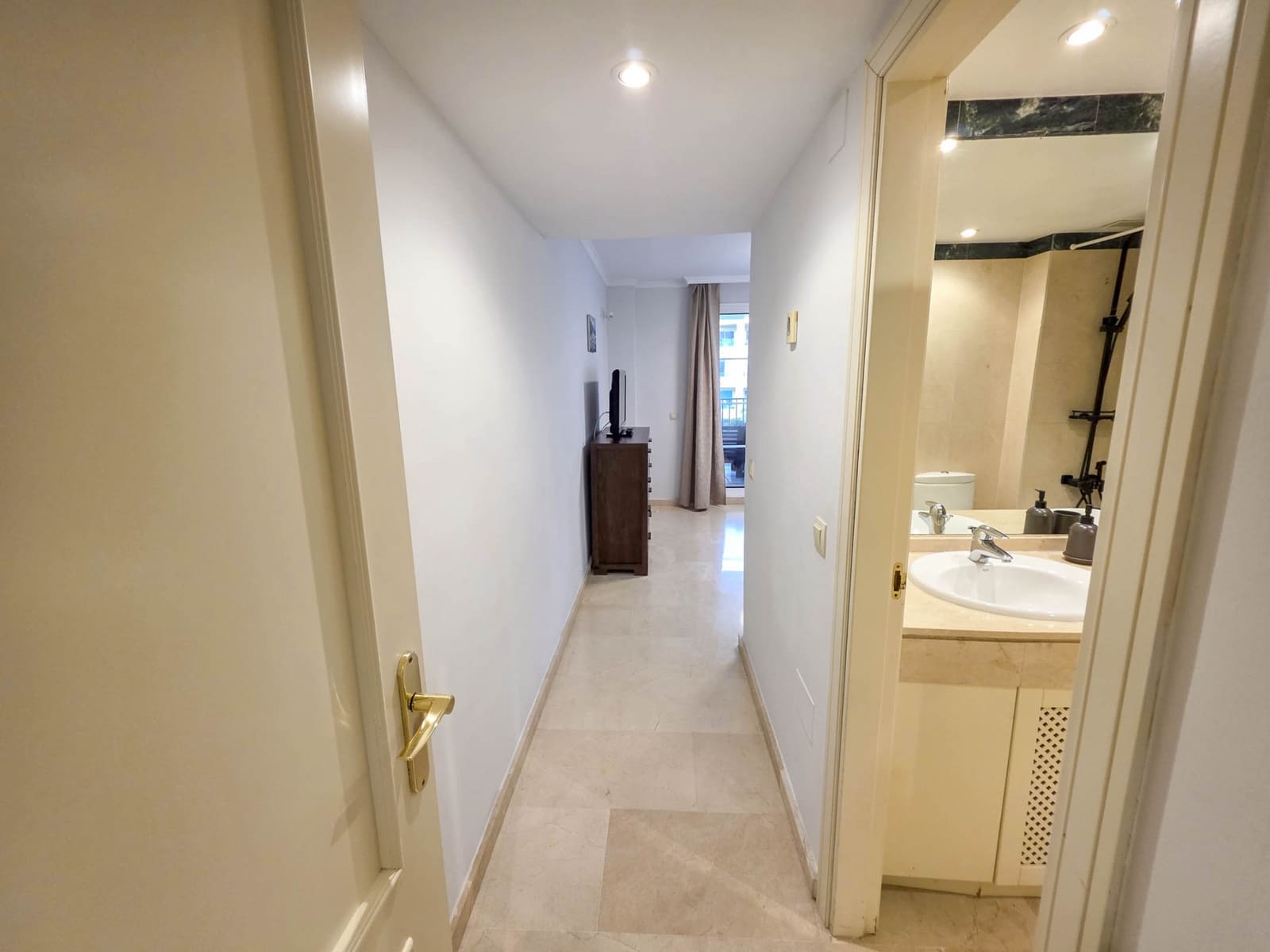 3 sovrum Lägenhet till salu i Sotogrande med pool - 699 000 € (Ref: 9353243)