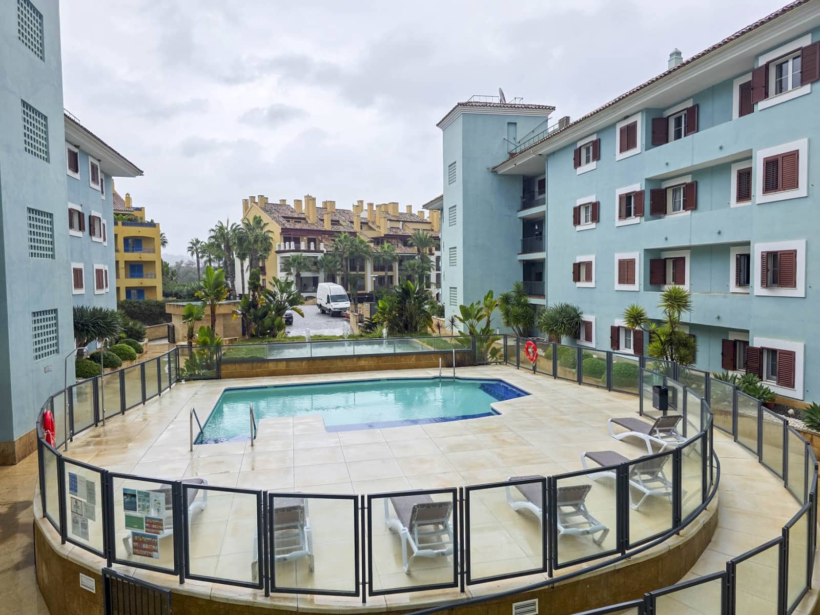 3 bedroom Apartment for sale in Sotogrande with pool - € 680,000 (Ref: 9353243)
