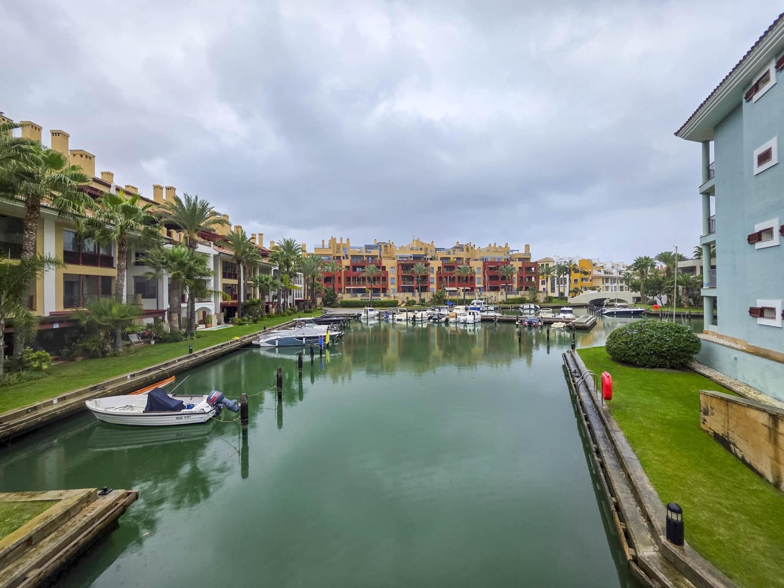 3 bedroom Apartment for sale in Sotogrande with pool - € 680,000 (Ref: 9353243)