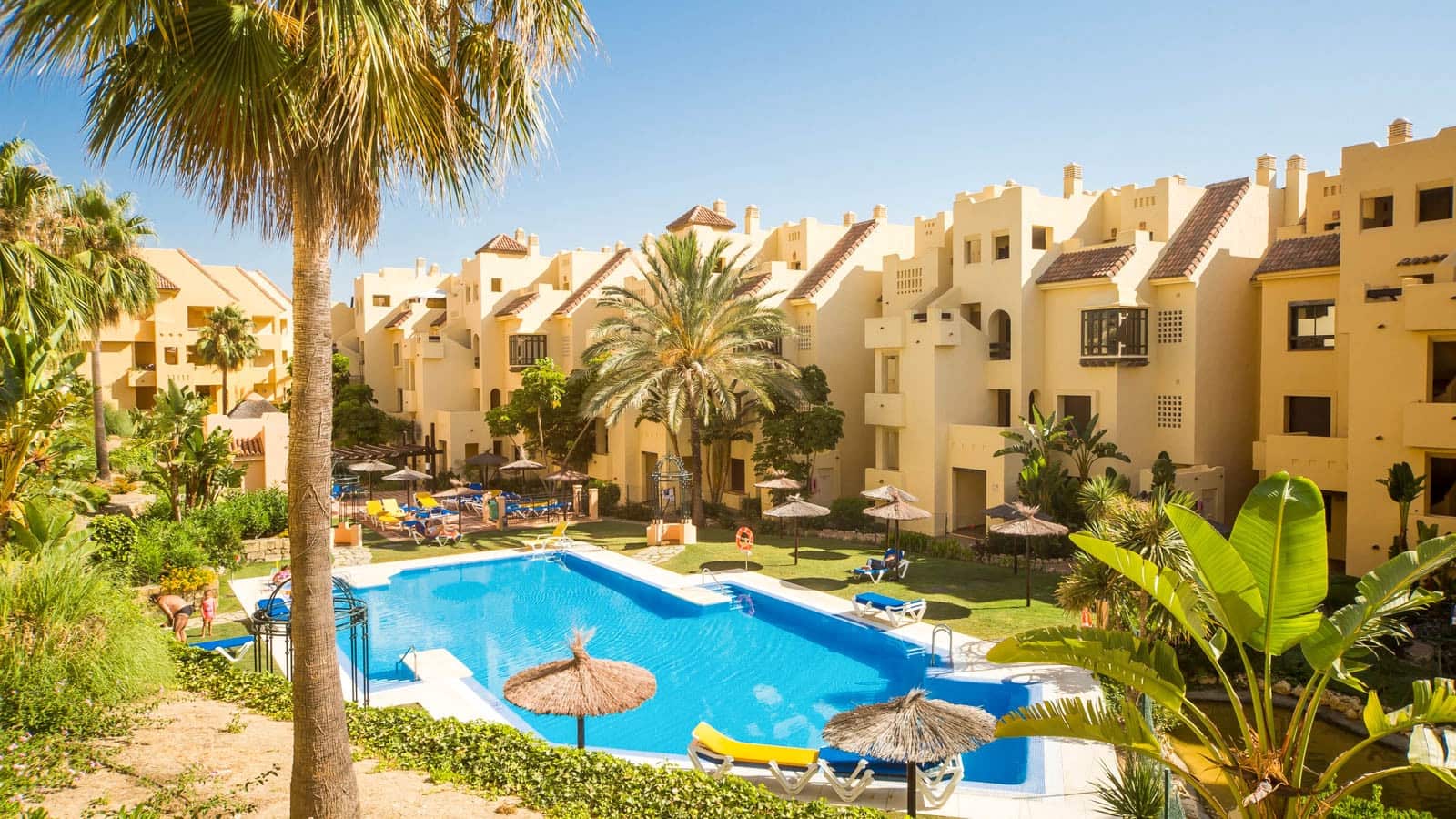 2 soverom Leilighet til salgs i Manilva med svømmebasseng garasje - € 334 000 (Ref: 9367059)