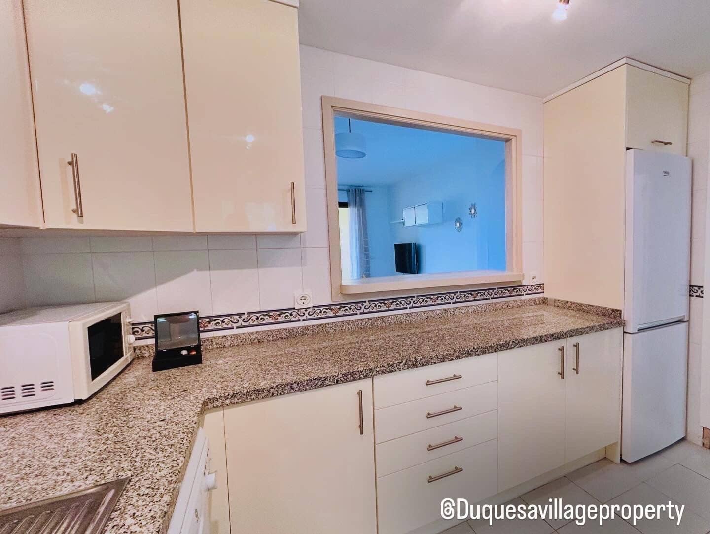 2 bedroom Apartment for sale in Manilva with pool garage - € 309,000 (Ref: 9367059)