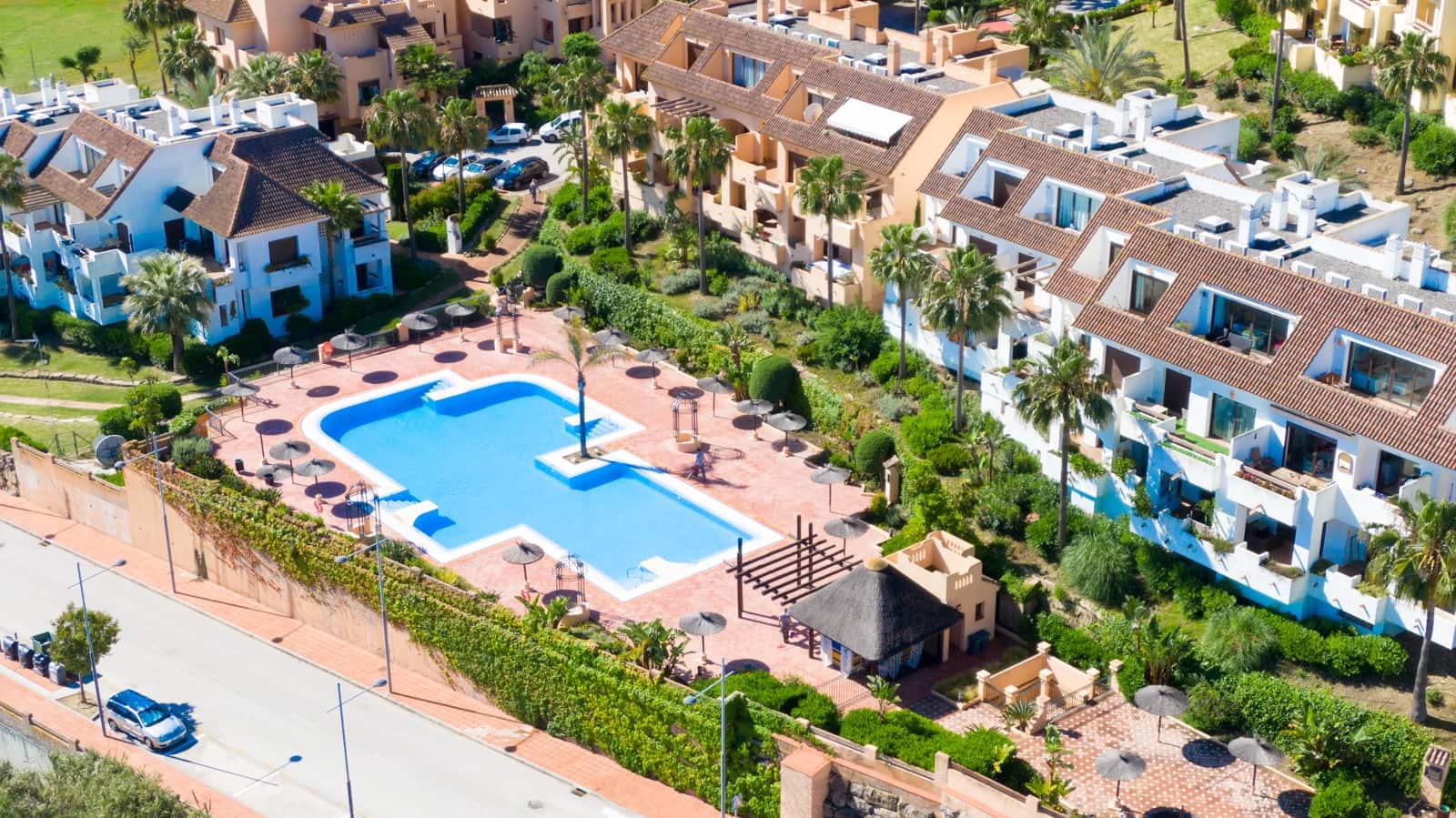 2 bedroom Apartment for sale in Manilva with pool garage - € 309,000 (Ref: 9367059)