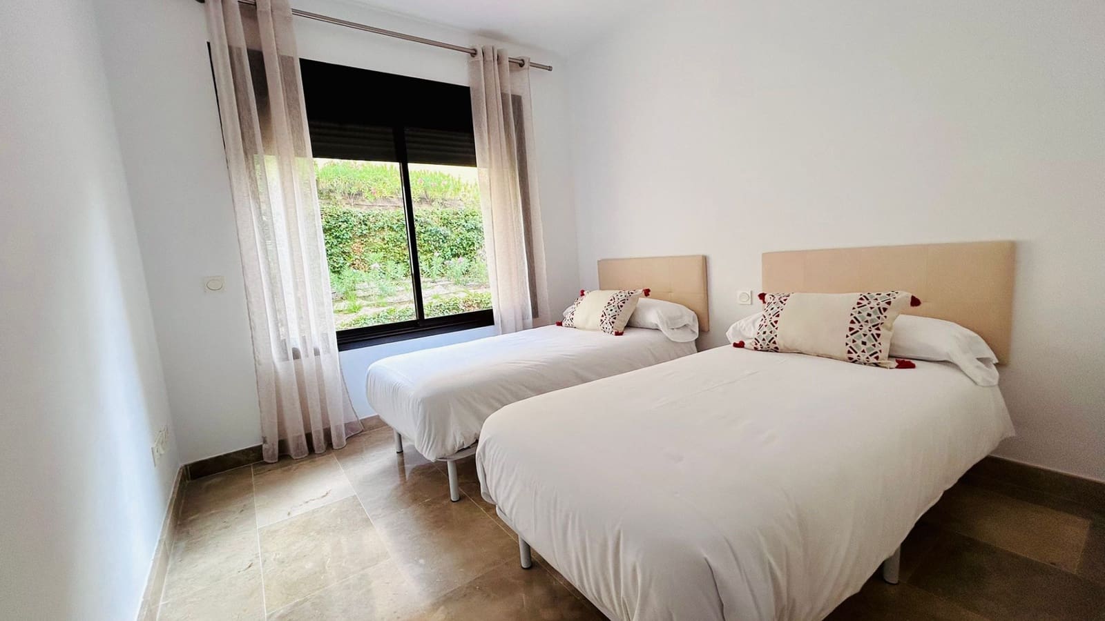 2 bedroom Apartment for sale in Manilva with pool garage - € 309,000 (Ref: 9367059)