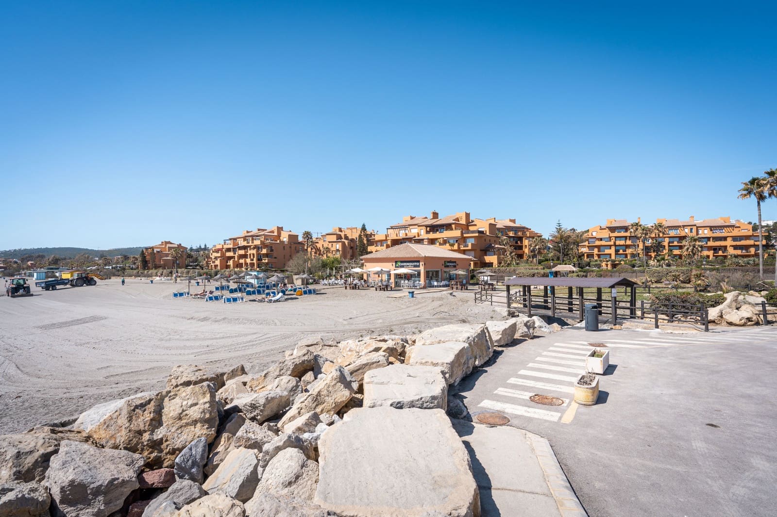 3 bedroom Apartment for sale in Manilva with pool garage - € 595,000 (Ref: 9390382)