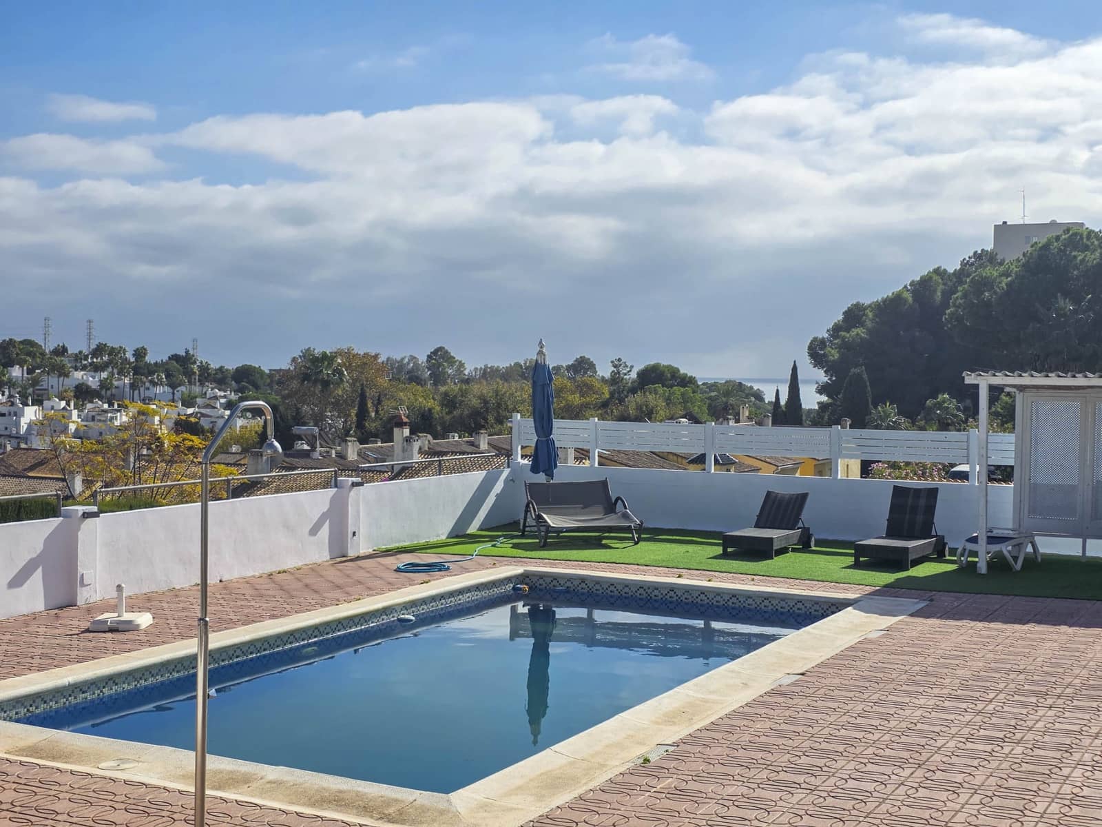 3 slaapkamer Villa te koop in Estepona met zwembad garage - € 998.500 (Ref: 9395865)