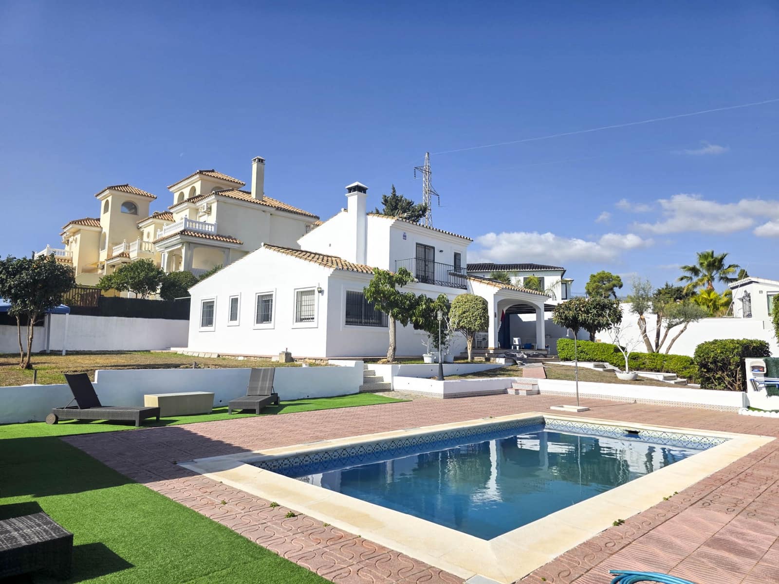 3 slaapkamer Villa te koop in Estepona met zwembad garage - € 998.500 (Ref: 9395865)