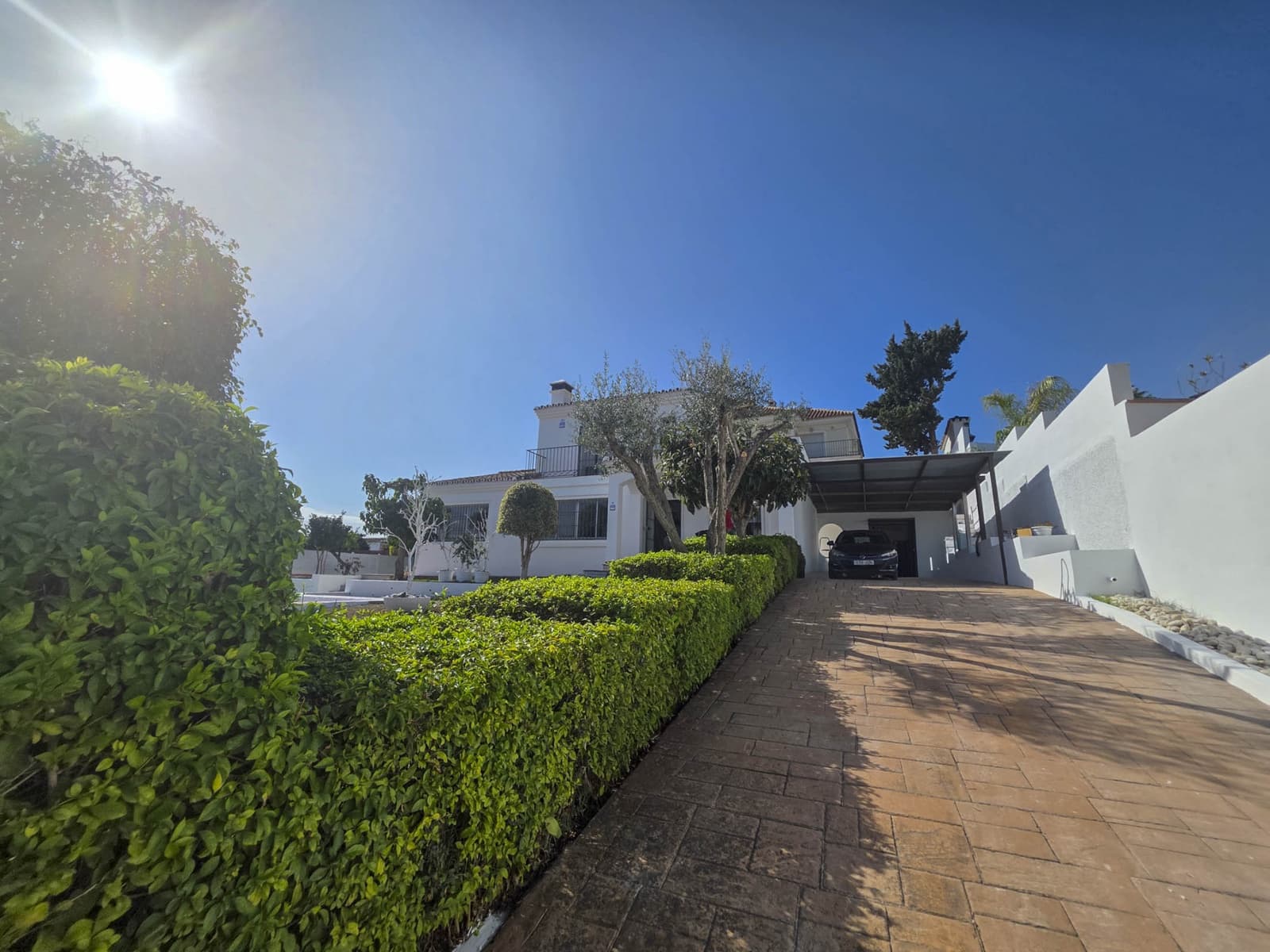 3 slaapkamer Villa te koop in Estepona met zwembad garage - € 998.500 (Ref: 9395865)