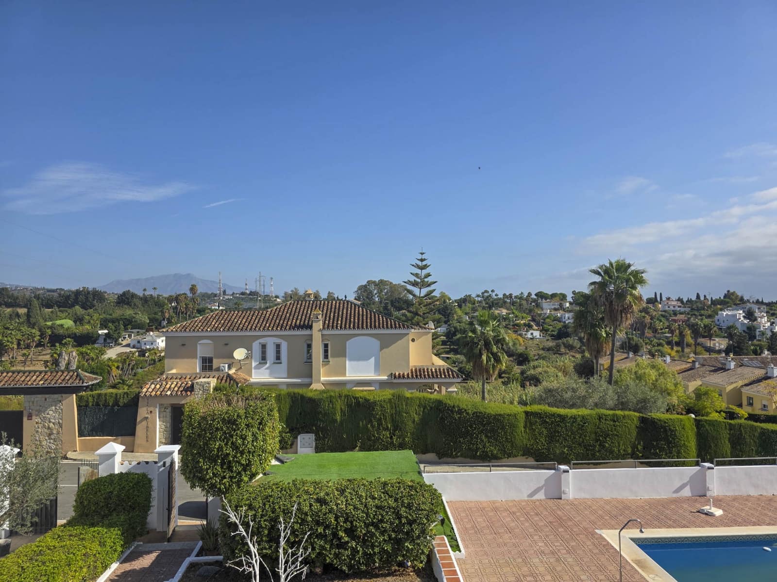 3 slaapkamer Villa te koop in Estepona met zwembad garage - € 998.500 (Ref: 9395865)