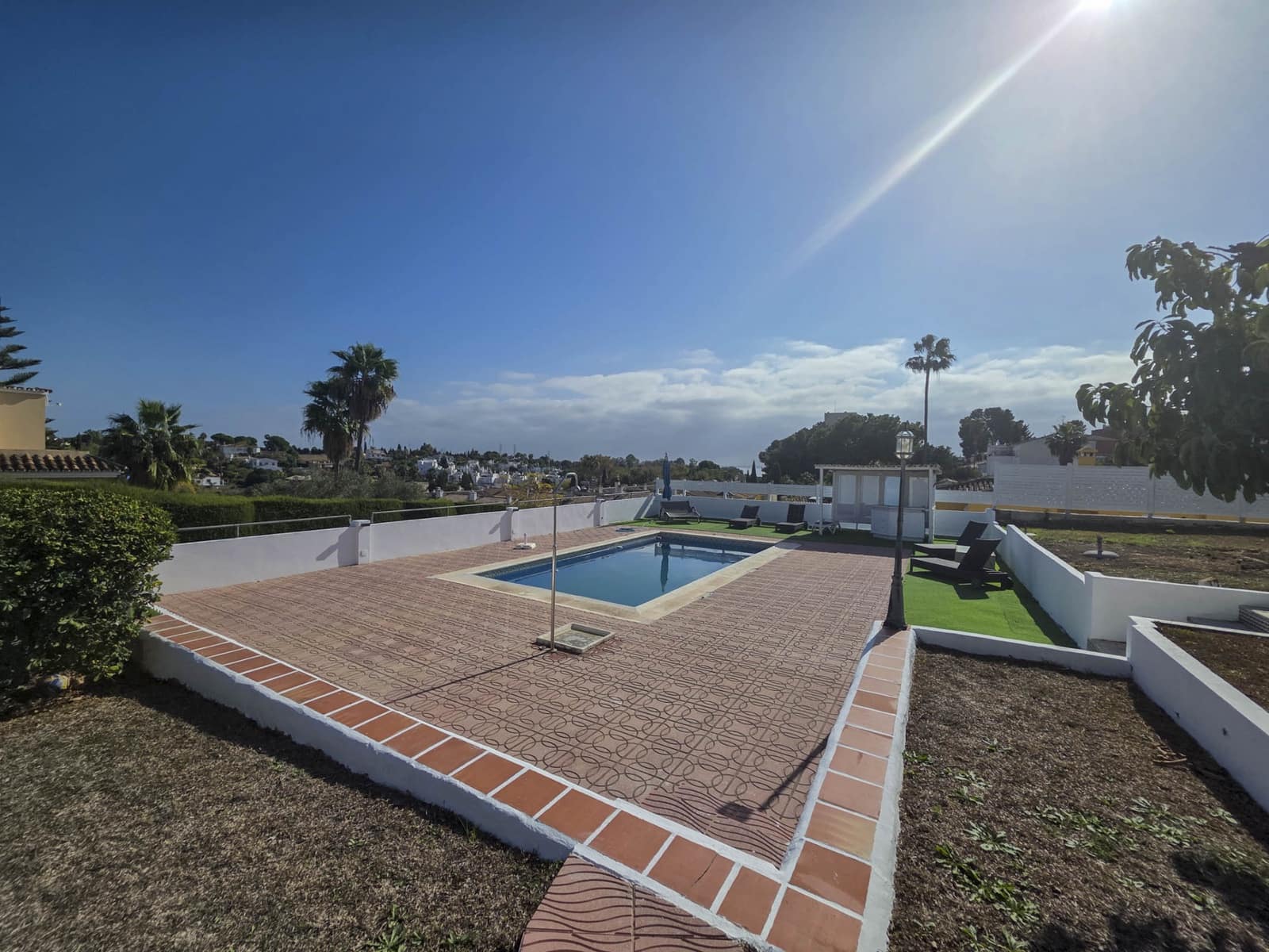 3 slaapkamer Villa te koop in Estepona met zwembad garage - € 998.500 (Ref: 9395865)