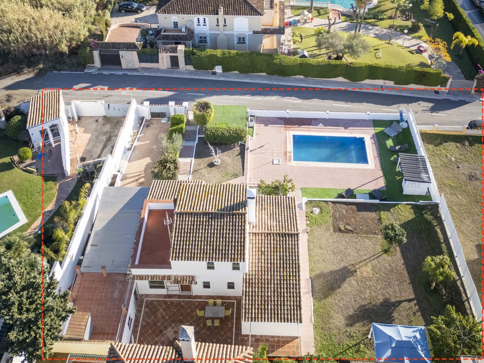 3 slaapkamer Villa te koop in Estepona met zwembad garage - € 998.500 (Ref: 9395865)