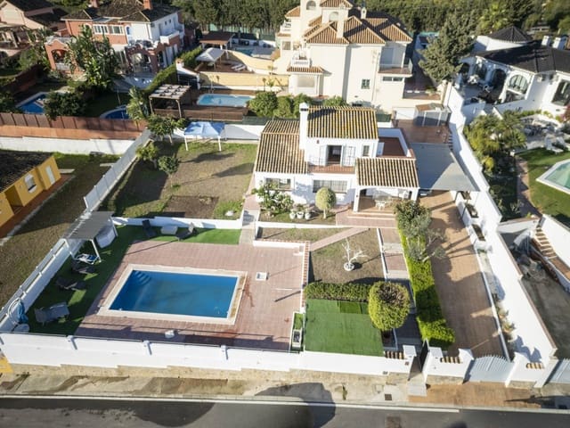 3 slaapkamer Villa te koop in Estepona met zwembad garage - € 998.500 (Ref: 9395865)