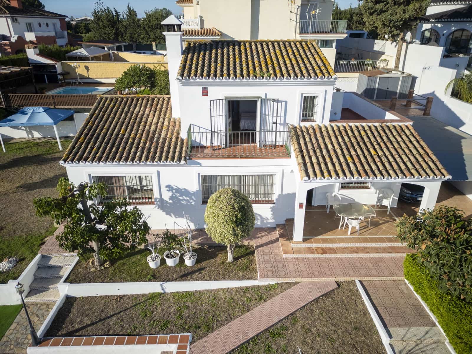 3 slaapkamer Villa te koop in Estepona met zwembad garage - € 998.500 (Ref: 9395865)