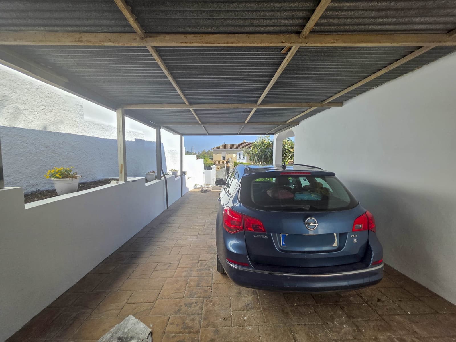 3 bedroom Villa for sale in Estepona with pool garage - € 948,500 (Ref: 9395865)