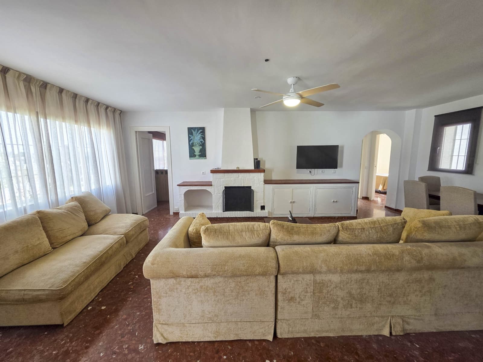 3 bedroom Villa for sale in Estepona with pool garage - € 948,500 (Ref: 9395865)