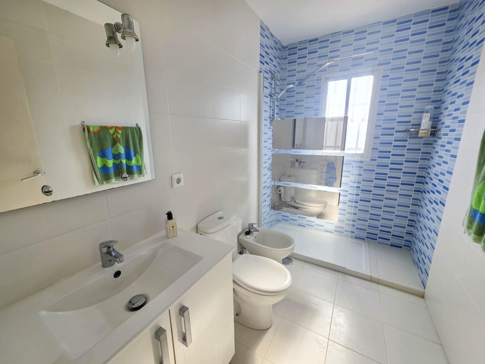 3 bedroom Villa for sale in Estepona with pool garage - € 948,500 (Ref: 9395865)