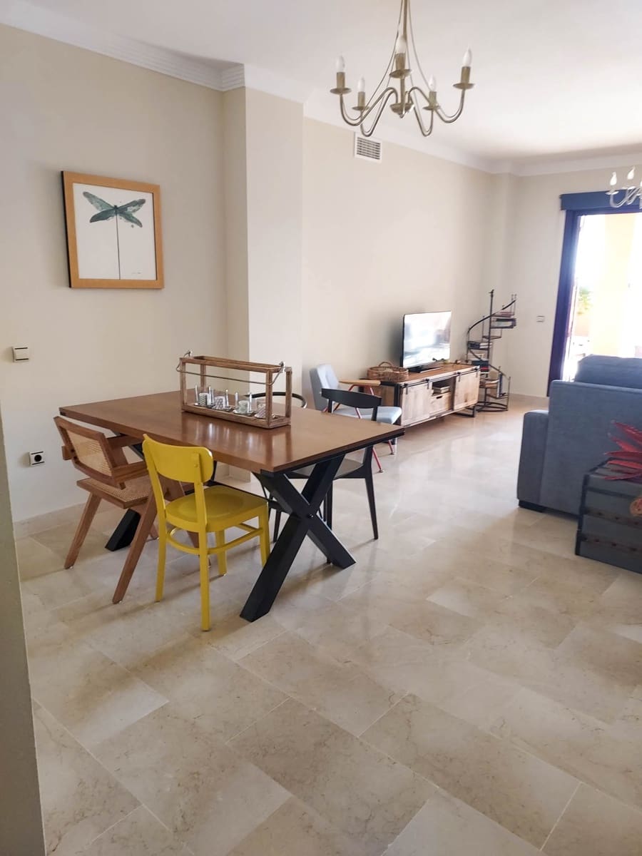 2 sypialnia Apartament na sprzedaż w La Duquesa / Puerto de la Duquesa z basenem garażem - 329 000 € (Ref: 9398240)