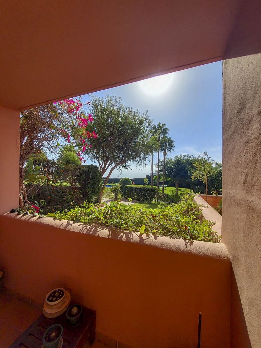 2 sypialnia Apartament na sprzedaż w La Duquesa / Puerto de la Duquesa z basenem garażem - 329 000 € (Ref: 9398240)