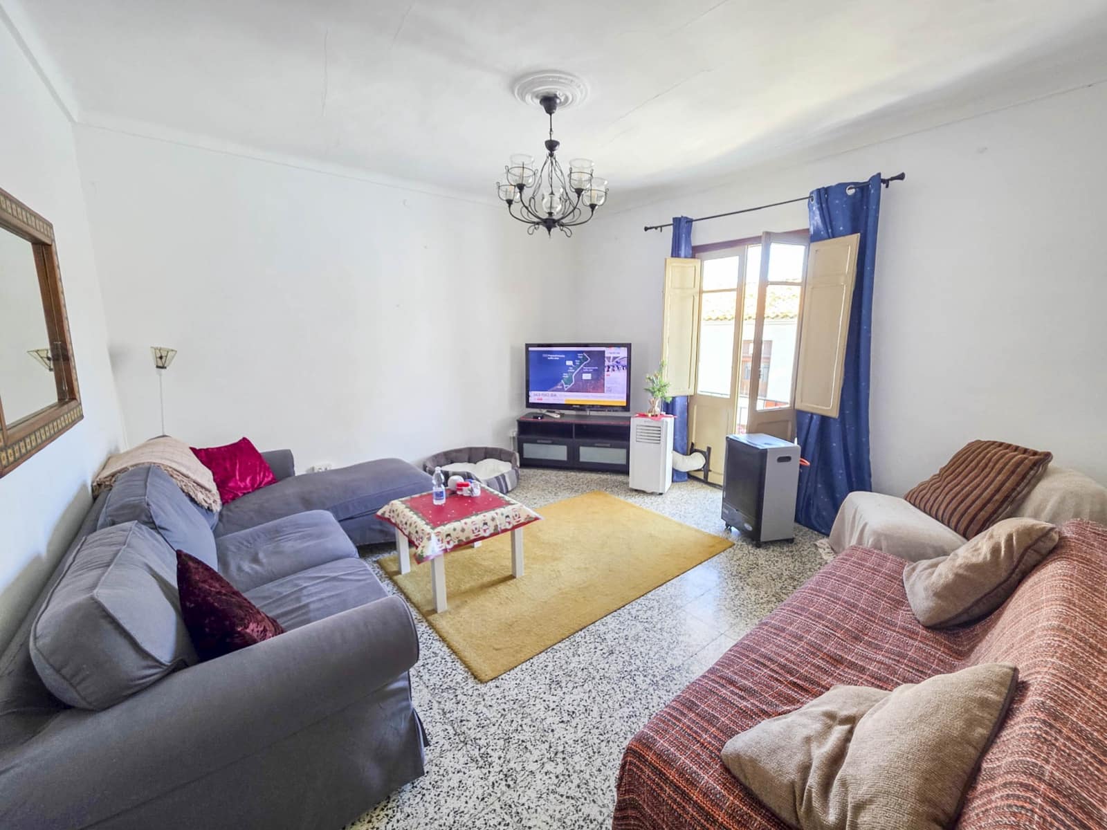 3 bedroom Townhouse for sale in Jimena de la Frontera - € 120,000 (Ref: 9403007)