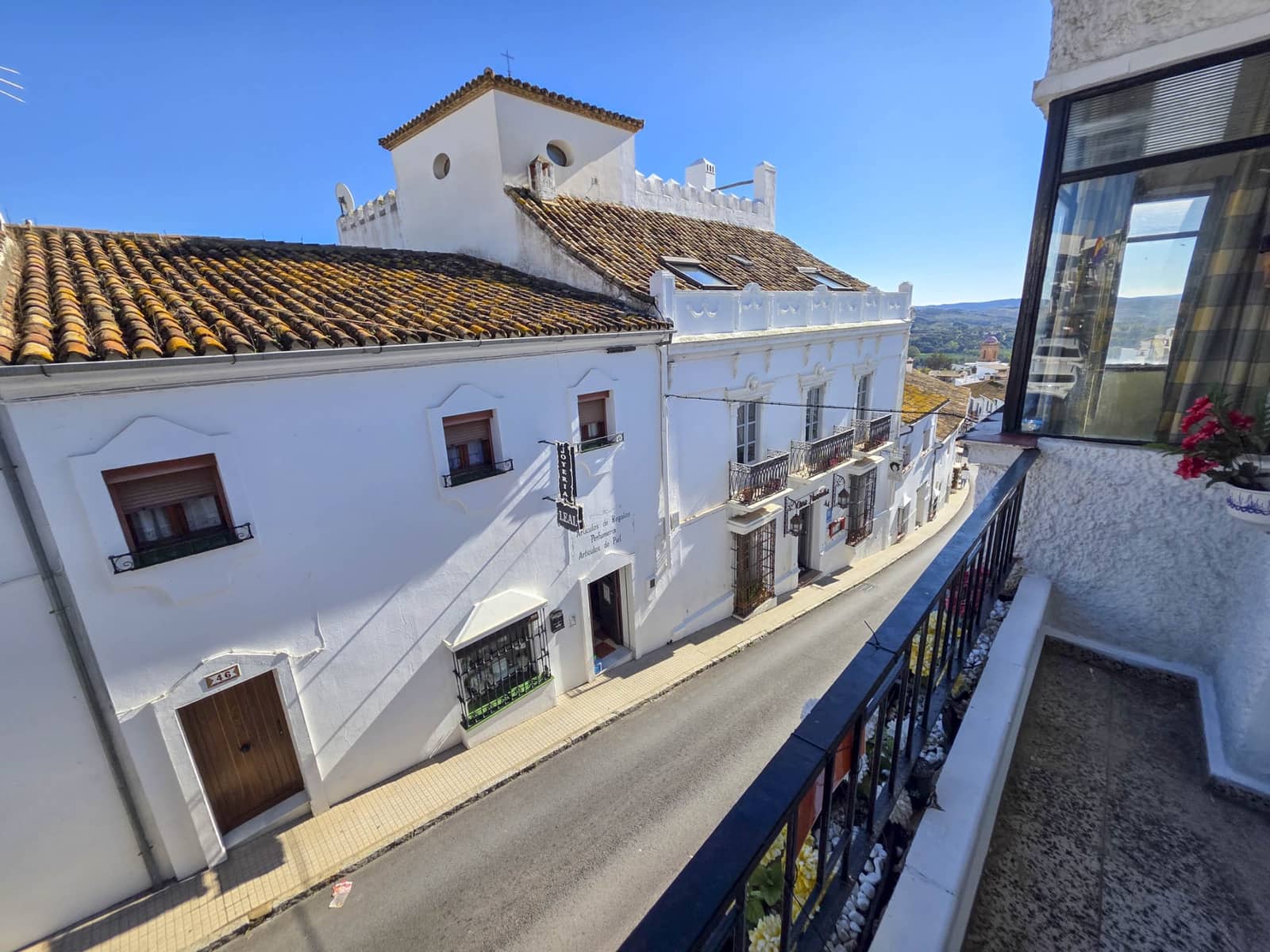 3 bedroom Townhouse for sale in Jimena de la Frontera - € 120,000 (Ref: 9403007)