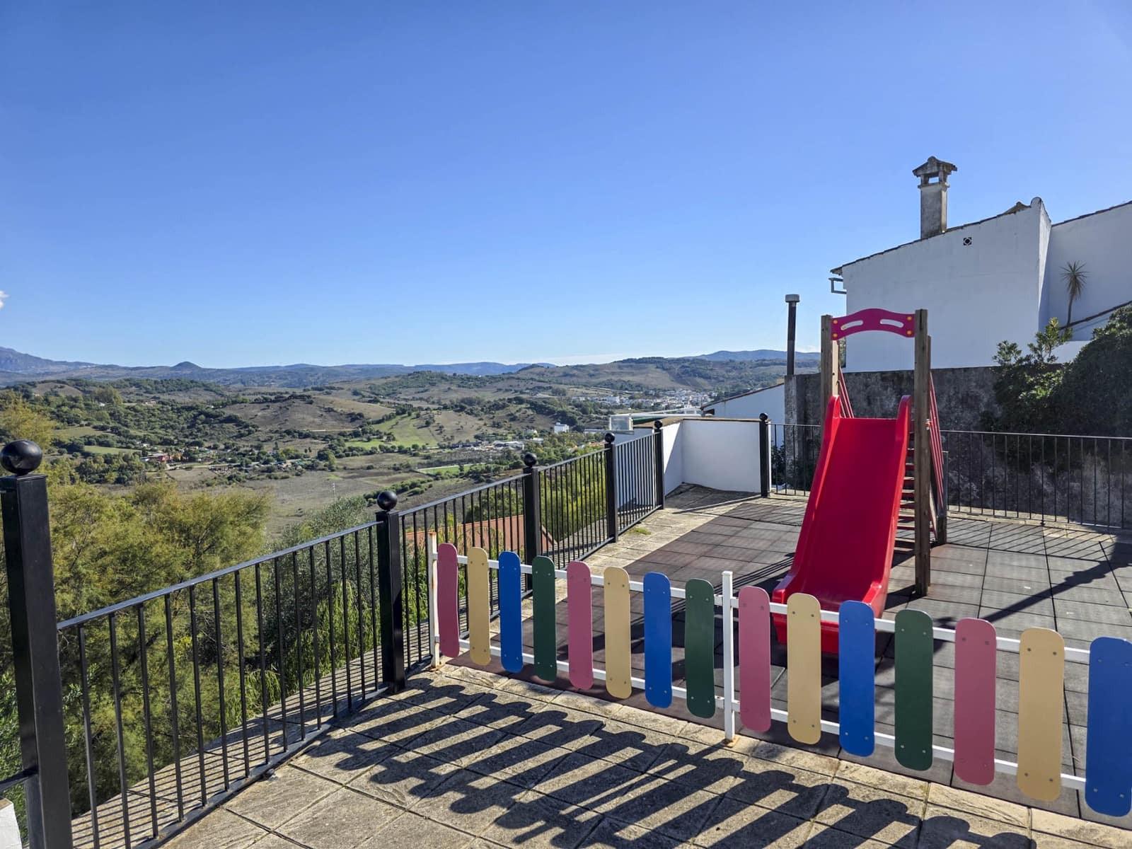 3 bedroom Townhouse for sale in Jimena de la Frontera - € 120,000 (Ref: 9403007)