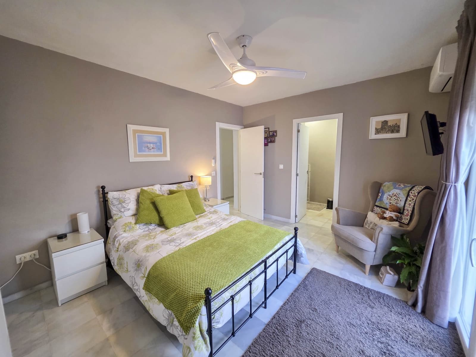 4 bedroom Villa for sale in La Duquesa / Puerto de la Duquesa with pool garage - € 860,000 (Ref: 9433268)