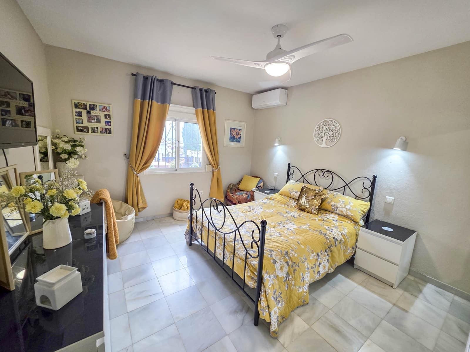 4 bedroom Villa for sale in La Duquesa / Puerto de la Duquesa with pool garage - € 860,000 (Ref: 9433268)