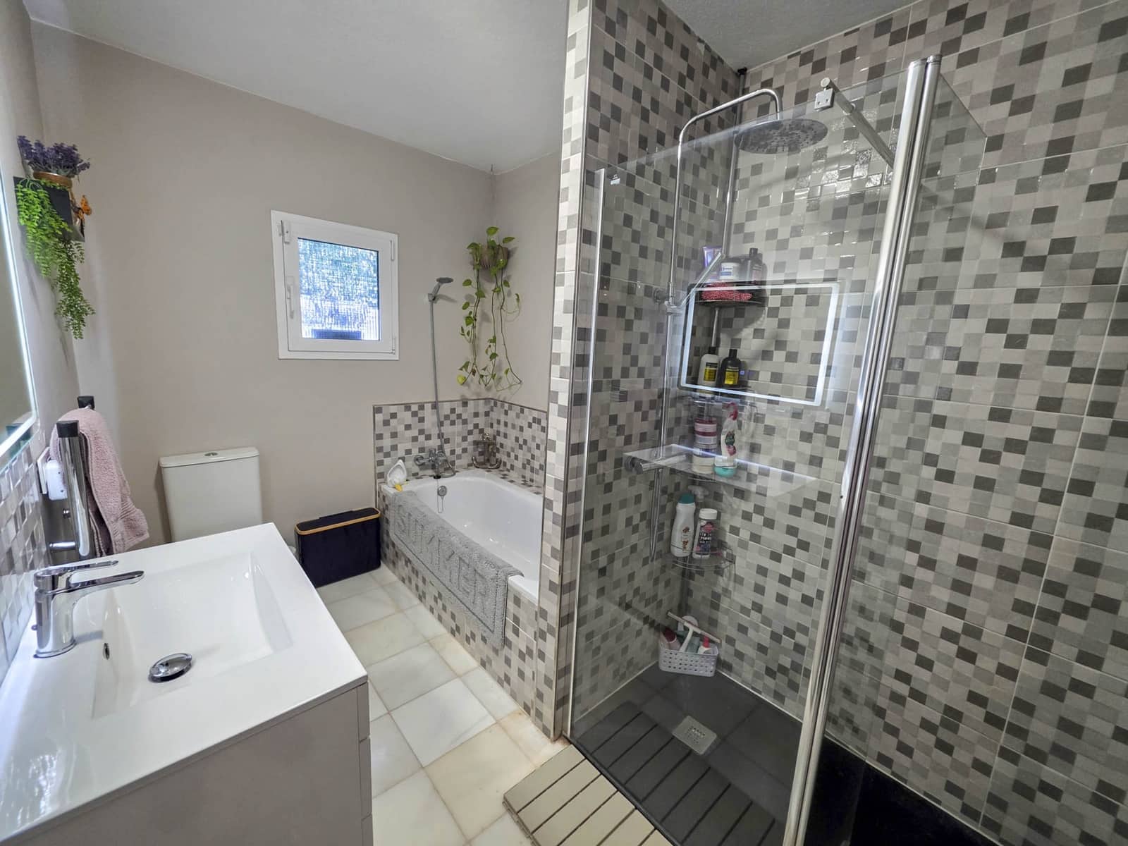 4 bedroom Villa for sale in La Duquesa / Puerto de la Duquesa with pool garage - € 860,000 (Ref: 9433268)