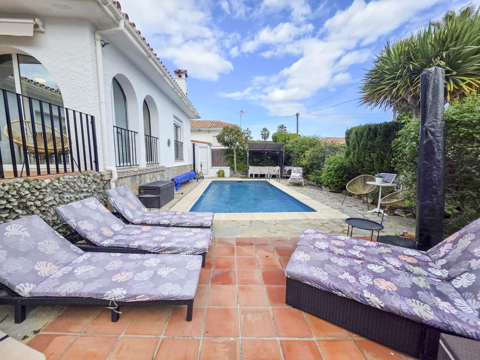 4 bedroom Villa for sale in La Duquesa / Puerto de la Duquesa with pool garage - € 860,000 (Ref: 9433268)