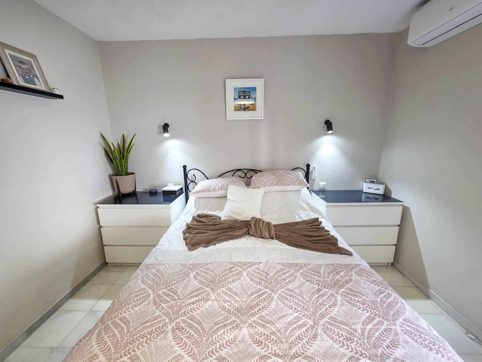 4 bedroom Villa for sale in La Duquesa / Puerto de la Duquesa with pool garage - € 860,000 (Ref: 9433268)